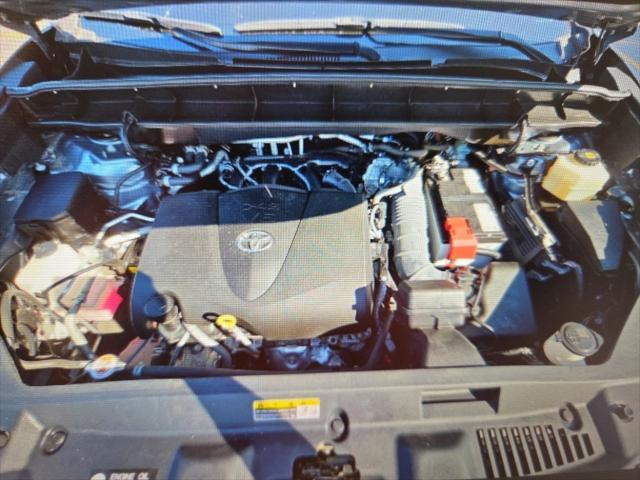 used 2022 Toyota Highlander car, priced at $37,498
