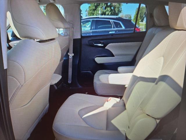 used 2022 Toyota Highlander car, priced at $37,498