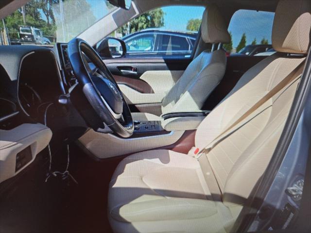 used 2022 Toyota Highlander car, priced at $37,498
