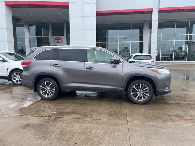 used 2019 Toyota Highlander car, priced at $26,471