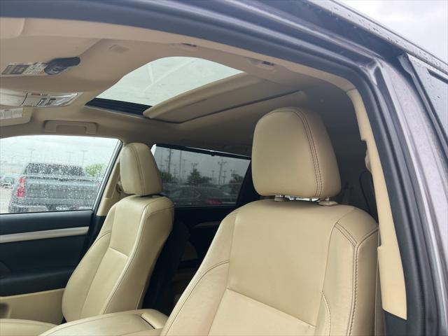 used 2019 Toyota Highlander car, priced at $26,471