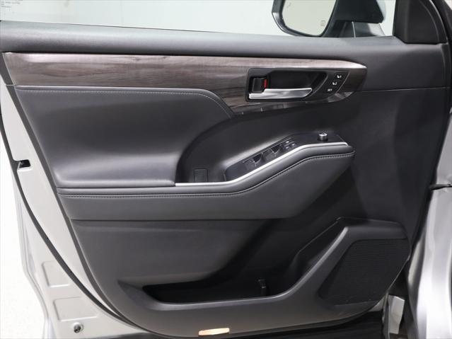 used 2022 Toyota Highlander Hybrid car, priced at $43,275