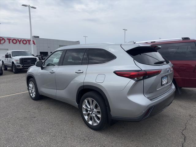 used 2022 Toyota Highlander Hybrid car, priced at $44,386