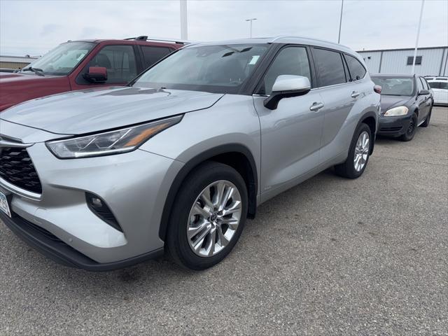 used 2022 Toyota Highlander Hybrid car, priced at $44,386