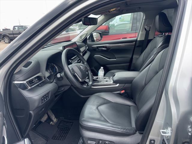 used 2022 Toyota Highlander Hybrid car, priced at $44,386