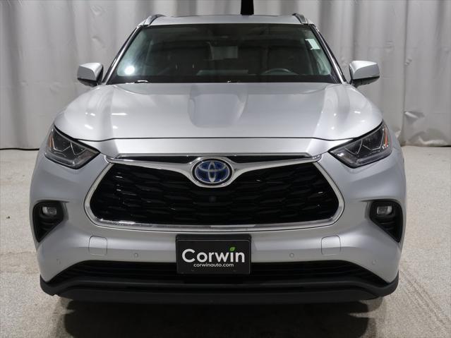 used 2022 Toyota Highlander Hybrid car, priced at $43,275