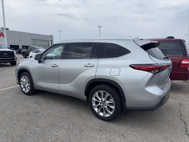 used 2022 Toyota Highlander Hybrid car, priced at $44,386