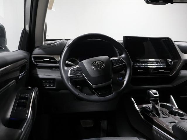 used 2022 Toyota Highlander Hybrid car, priced at $43,275