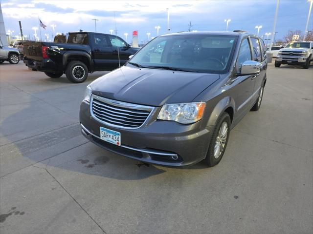 used 2015 Chrysler Town & Country car
