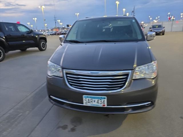 used 2015 Chrysler Town & Country car