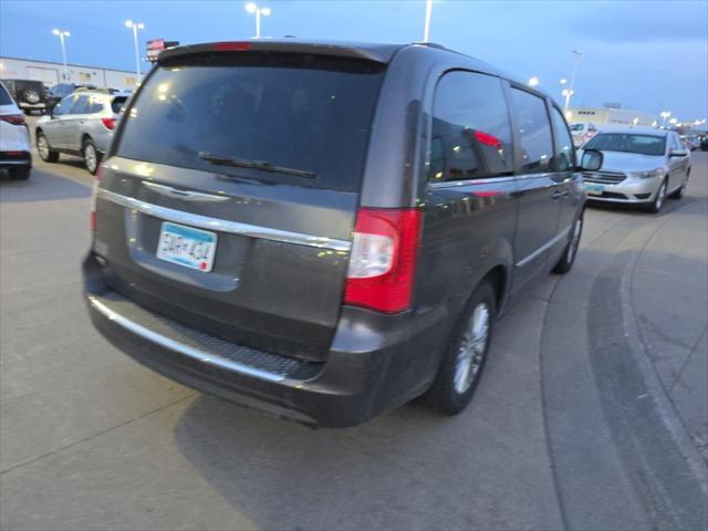 used 2015 Chrysler Town & Country car