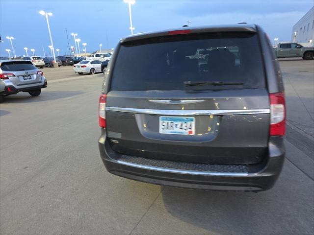 used 2015 Chrysler Town & Country car