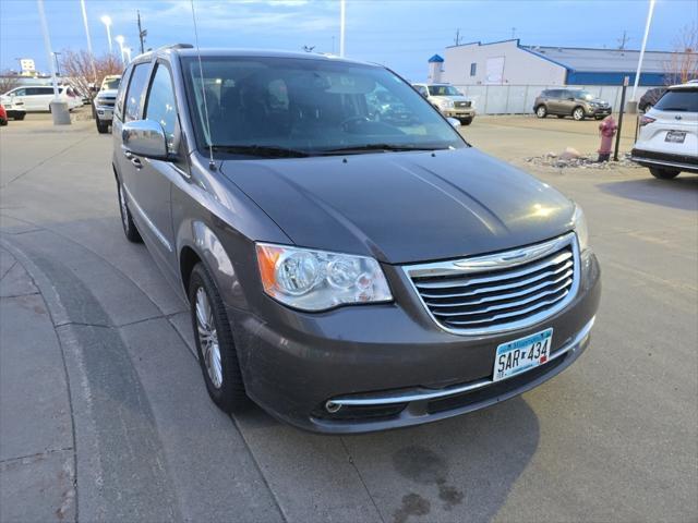used 2015 Chrysler Town & Country car