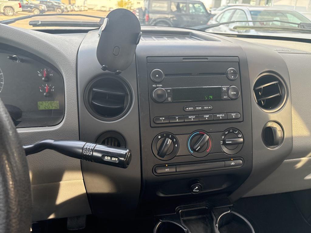 used 2006 Ford F-150 car, priced at $5,500