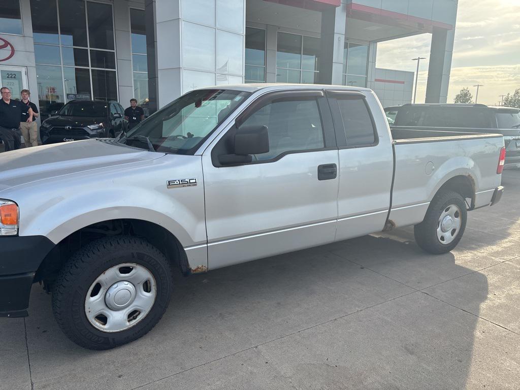 used 2006 Ford F-150 car, priced at $5,500