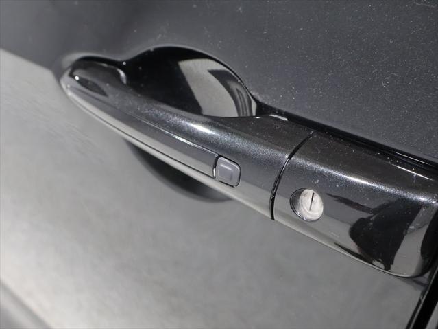 used 2023 Chrysler Pacifica car, priced at $23,564