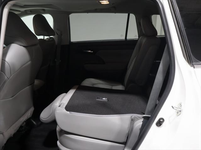 used 2022 Toyota Highlander car, priced at $38,970