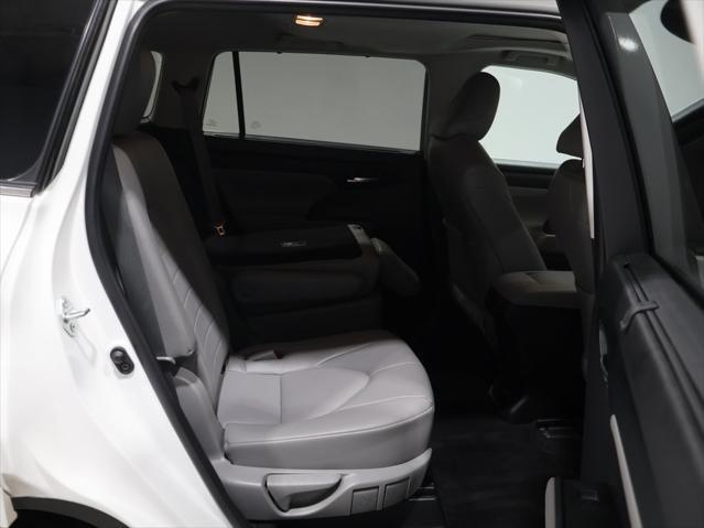 used 2022 Toyota Highlander car, priced at $38,970
