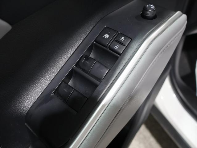 used 2022 Toyota Highlander car, priced at $38,970