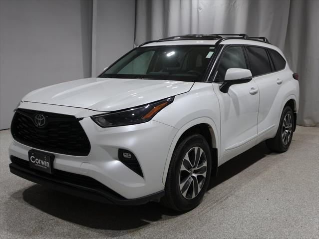 used 2022 Toyota Highlander car, priced at $38,970
