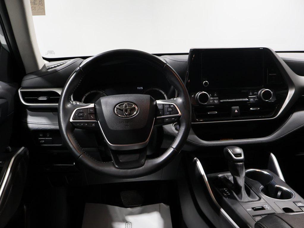 used 2023 Toyota Highlander car, priced at $37,500