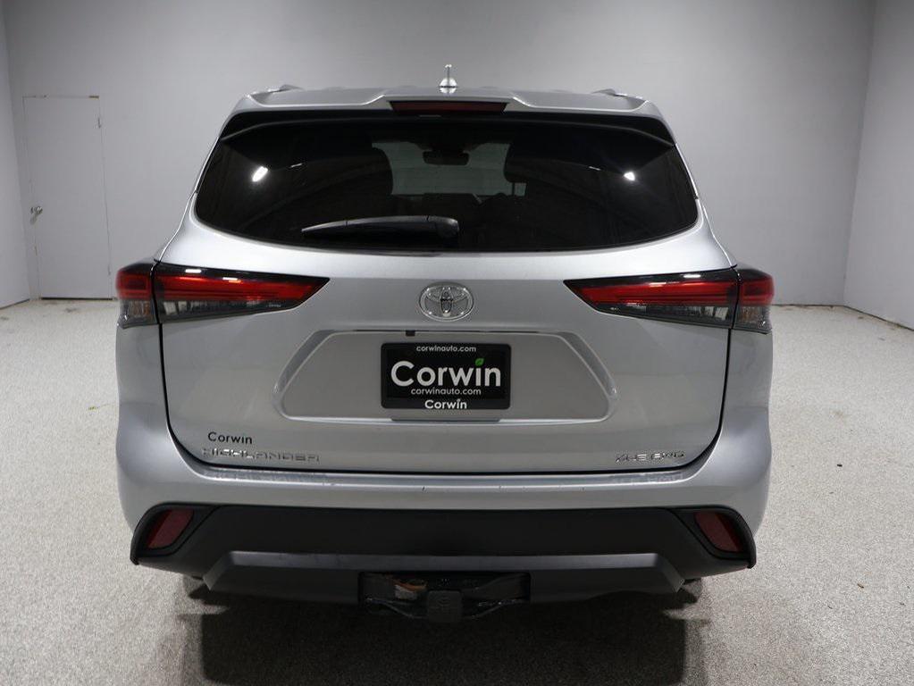 used 2023 Toyota Highlander car, priced at $37,500