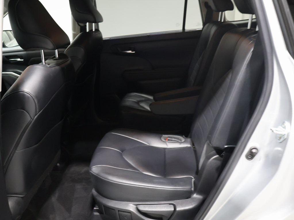 used 2023 Toyota Highlander car, priced at $37,500