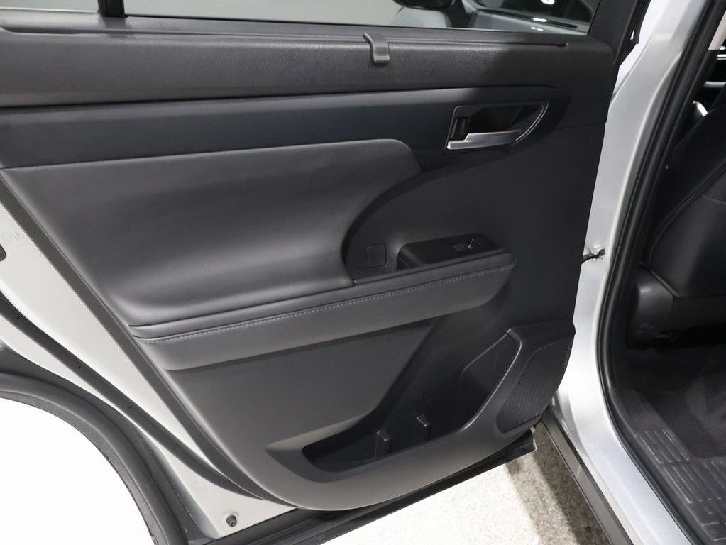used 2023 Toyota Highlander car, priced at $37,500