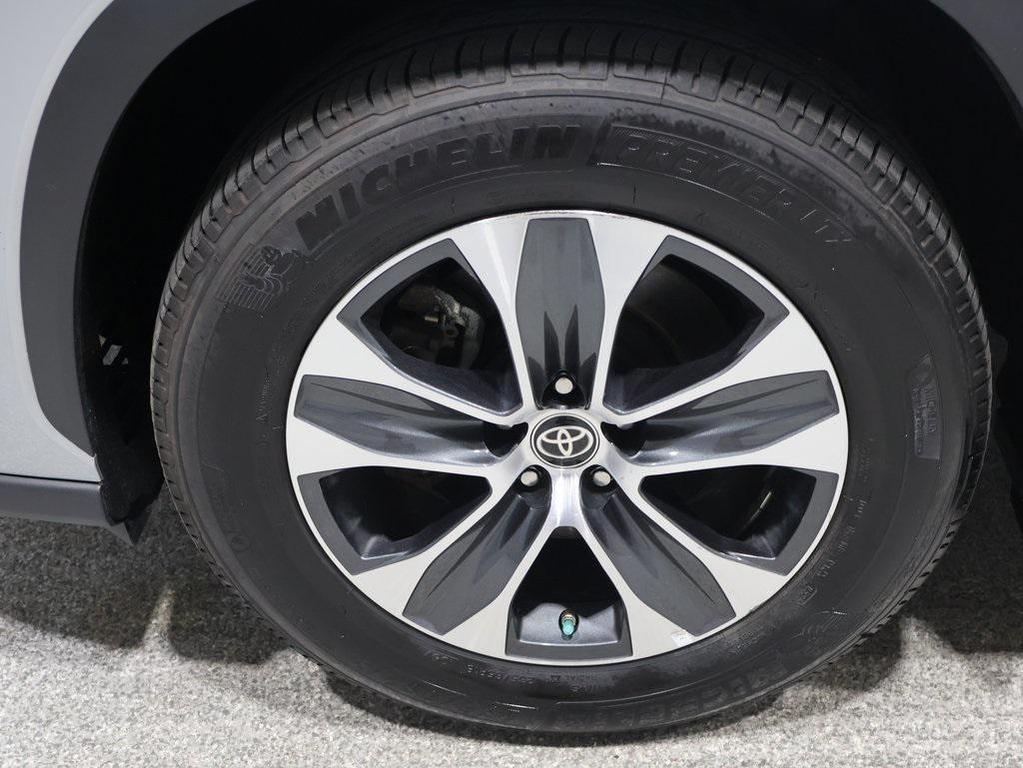 used 2023 Toyota Highlander car, priced at $37,500
