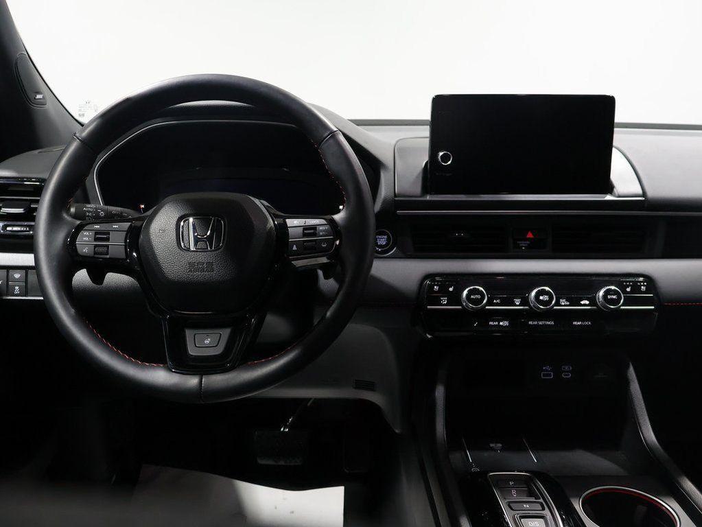 used 2025 Honda Pilot car, priced at $47,810