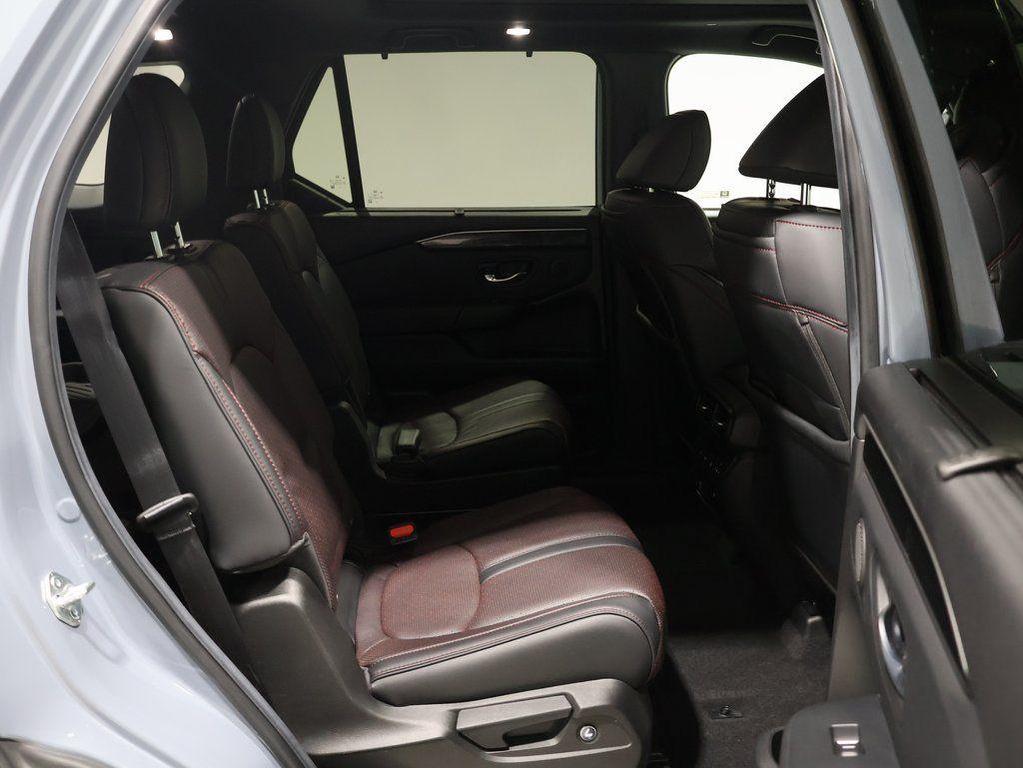 used 2025 Honda Pilot car, priced at $47,810