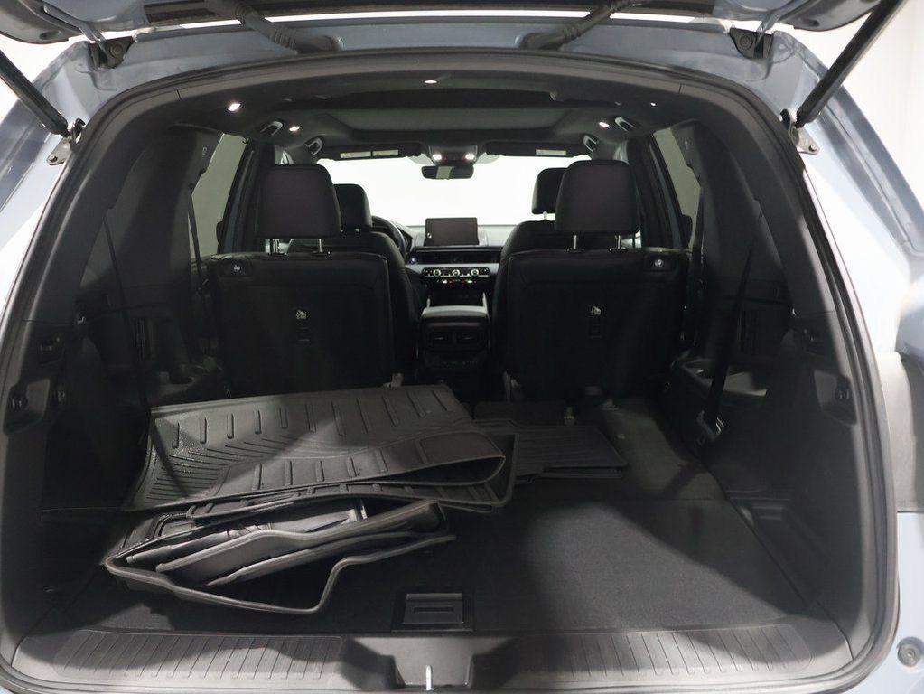 used 2025 Honda Pilot car, priced at $47,810