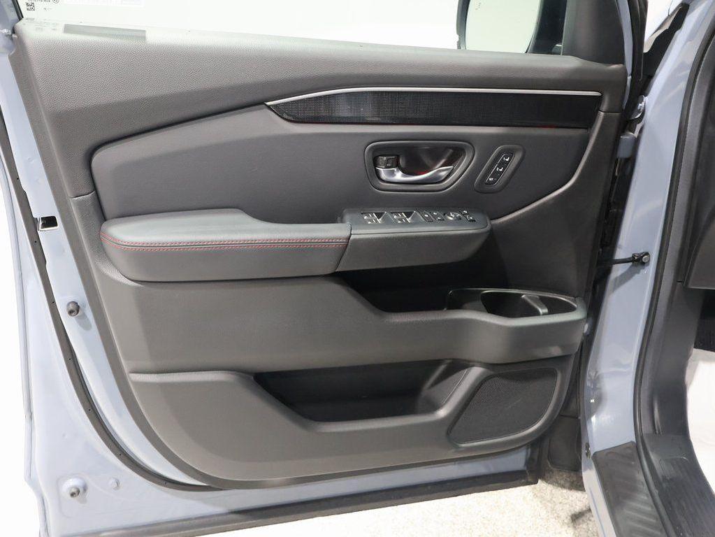 used 2025 Honda Pilot car, priced at $47,810