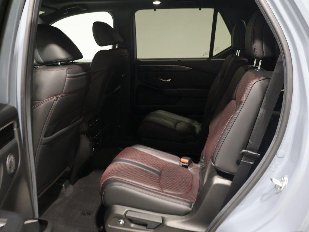 used 2025 Honda Pilot car, priced at $47,810