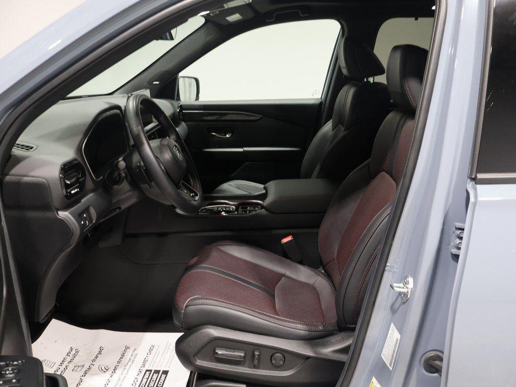 used 2025 Honda Pilot car, priced at $47,810