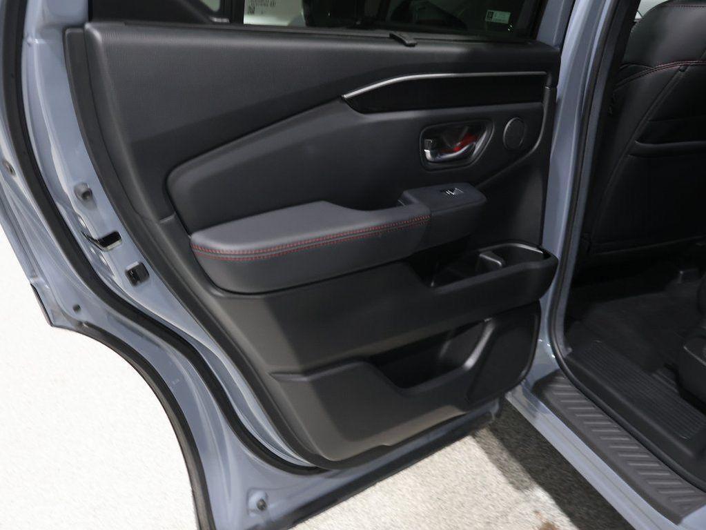 used 2025 Honda Pilot car, priced at $47,810