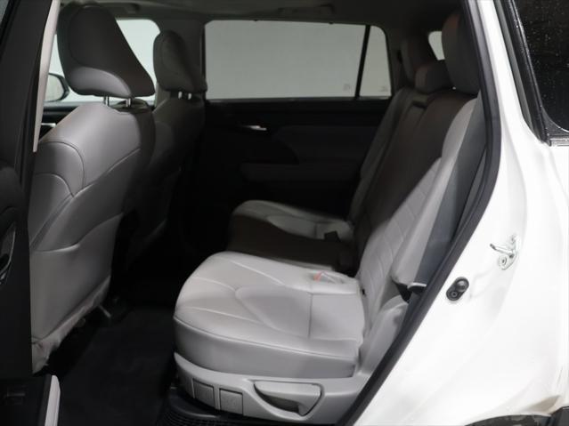 used 2022 Toyota Highlander Hybrid car, priced at $43,427