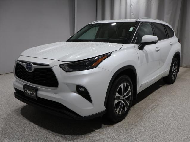 used 2022 Toyota Highlander Hybrid car, priced at $43,427