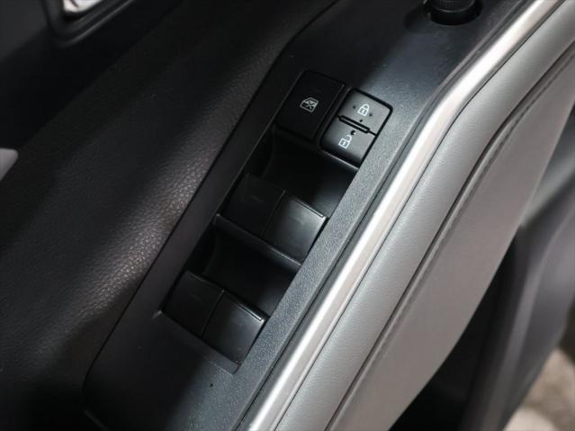 used 2022 Toyota Highlander Hybrid car, priced at $43,427