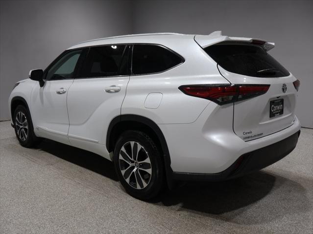 used 2022 Toyota Highlander Hybrid car, priced at $43,427