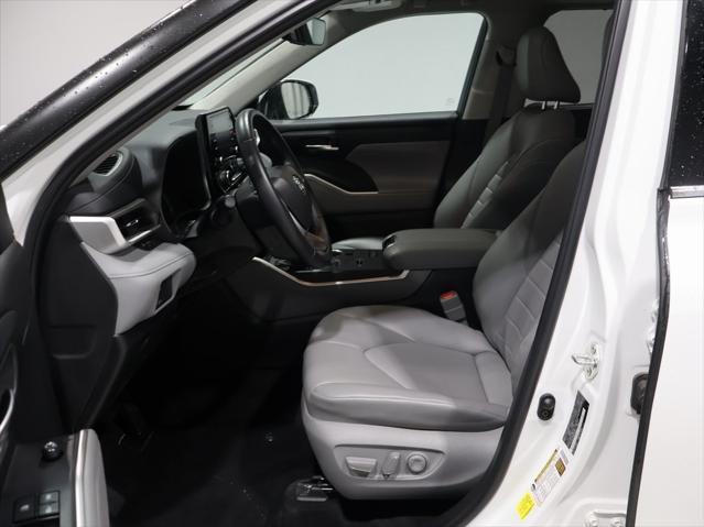 used 2022 Toyota Highlander Hybrid car, priced at $43,427