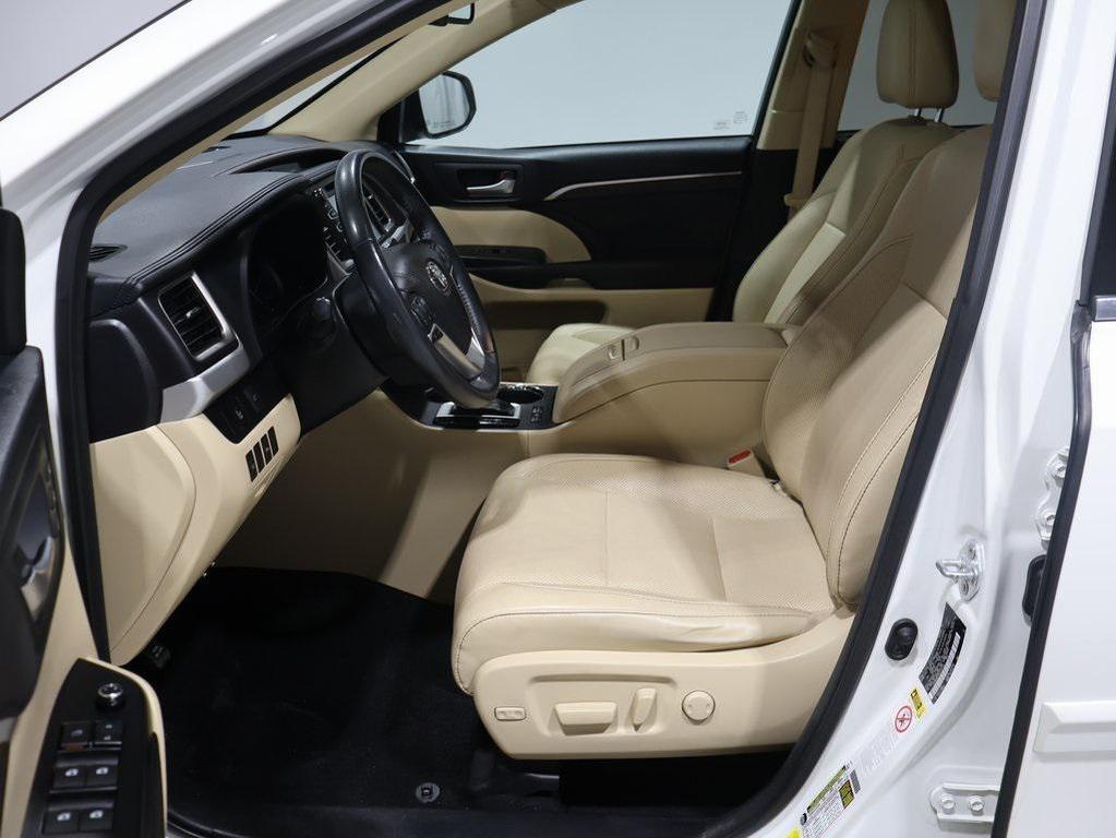 used 2016 Toyota Highlander car, priced at $24,985