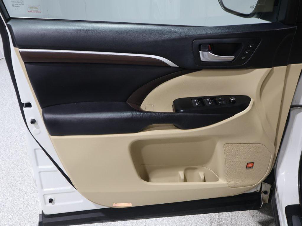 used 2016 Toyota Highlander car, priced at $24,985