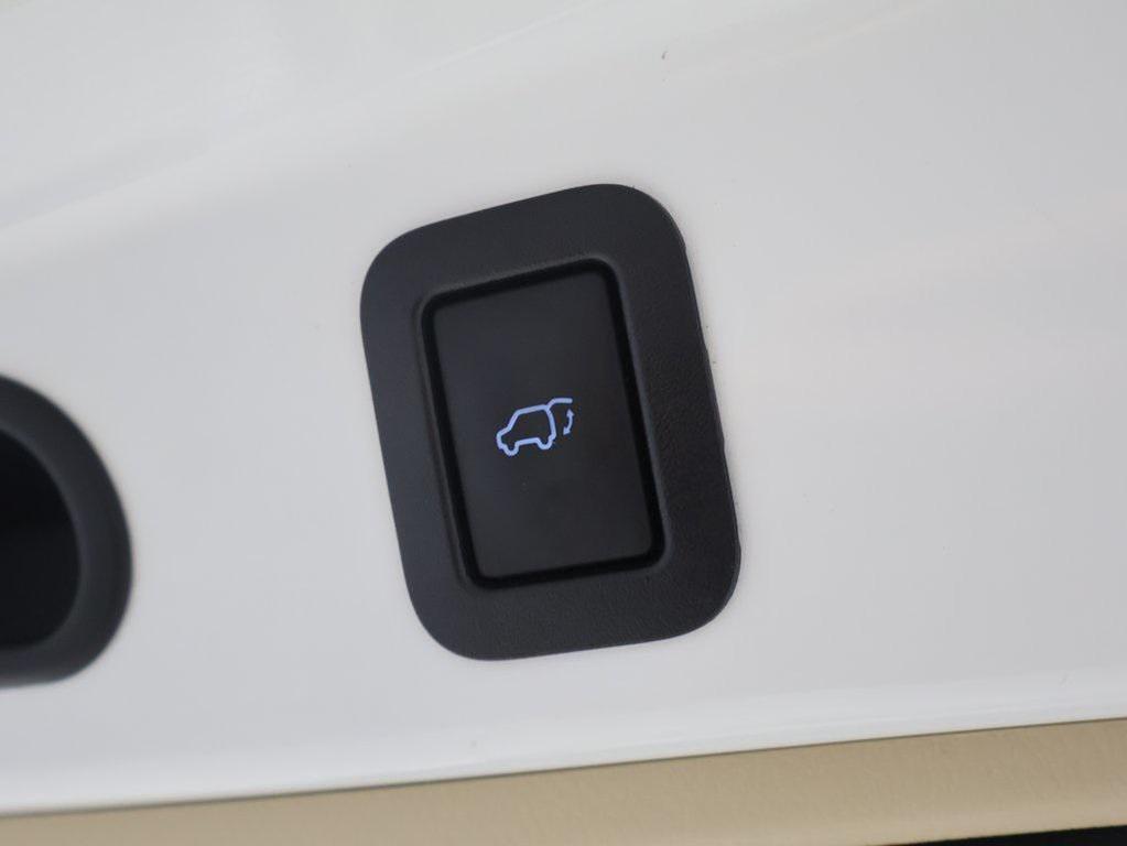 used 2016 Toyota Highlander car, priced at $24,985