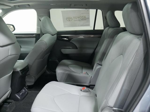 new 2024 Toyota Highlander car, priced at $54,033