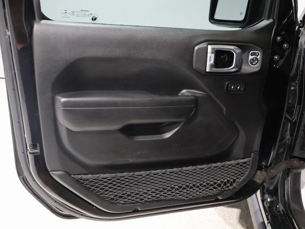 used 2022 Jeep Gladiator car, priced at $27,635