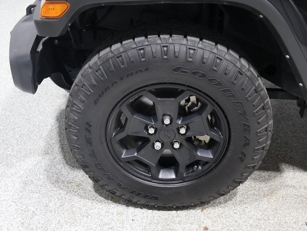 used 2022 Jeep Gladiator car, priced at $27,635