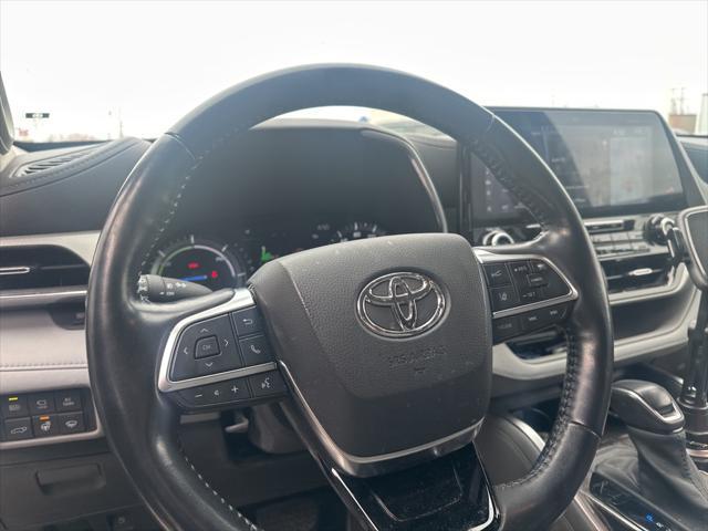 used 2021 Toyota Highlander Hybrid car