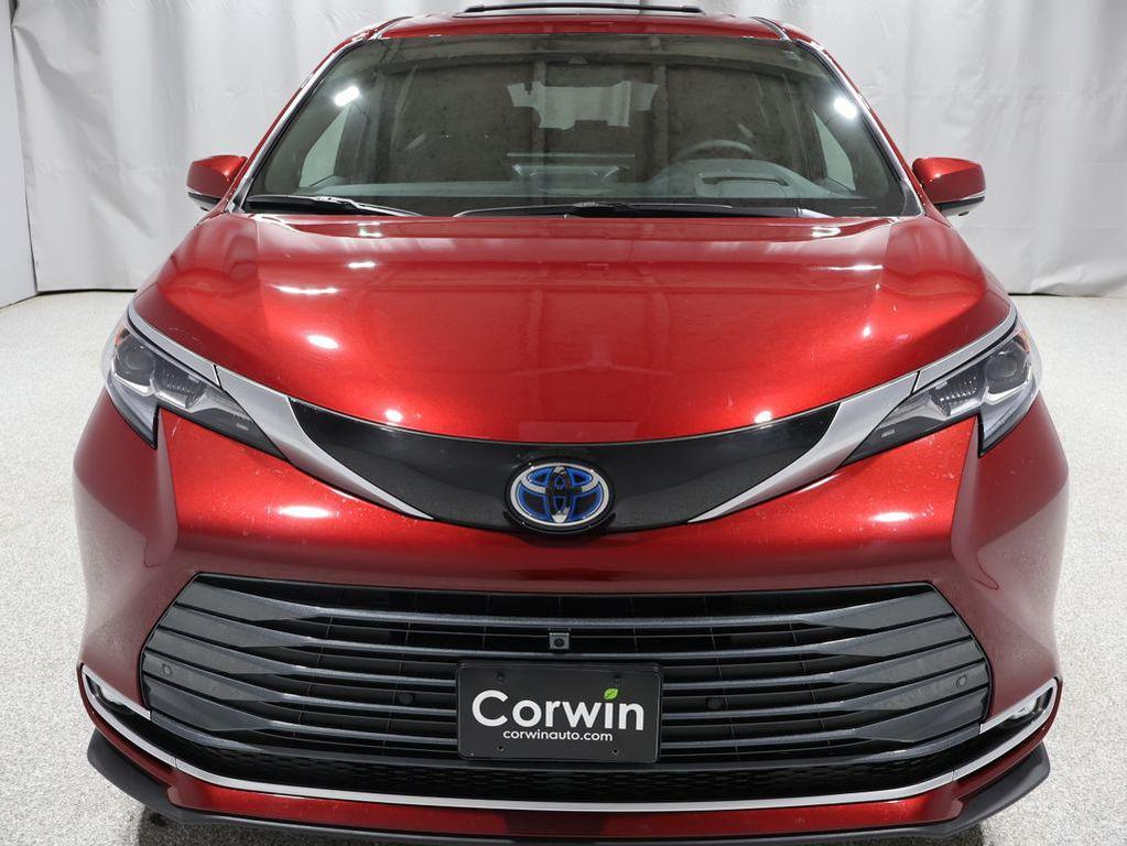 used 2025 Toyota Sienna car, priced at $59,998