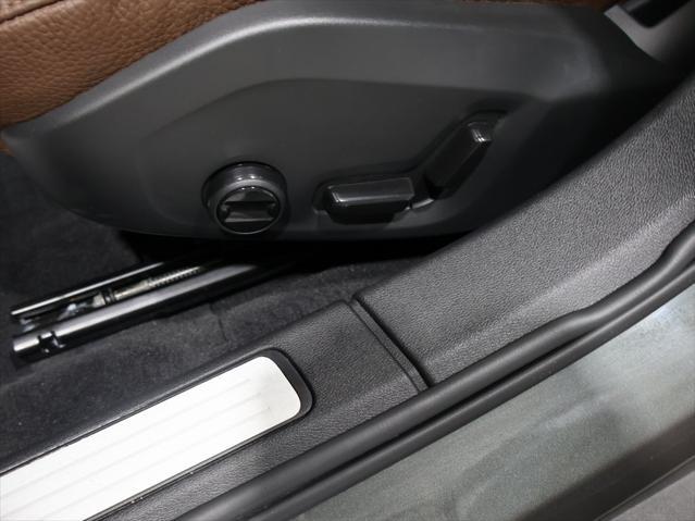used 2022 Volvo V60 Cross Country car, priced at $38,348